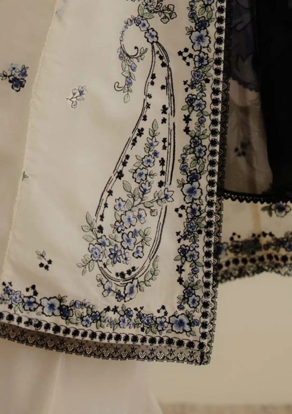 Lawn-3PC Embroidered Shirt with Digital Printed Jacquard Dupatta-1400