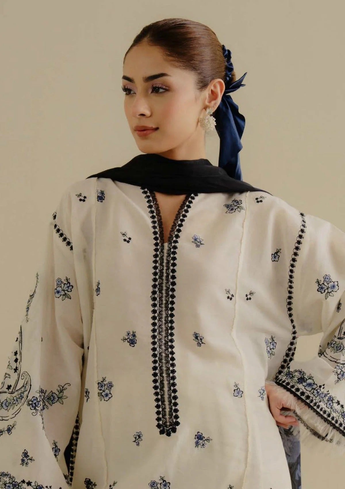 Lawn-3PC Embroidered Shirt with Digital Printed Jacquard Dupatta-1400